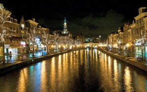 Leiden canals by night